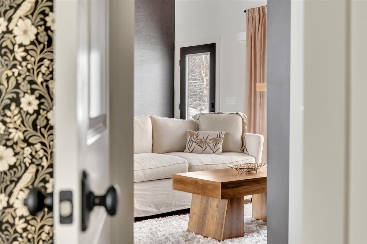 Woodland Hills I interior in Troy, New York (view 9)