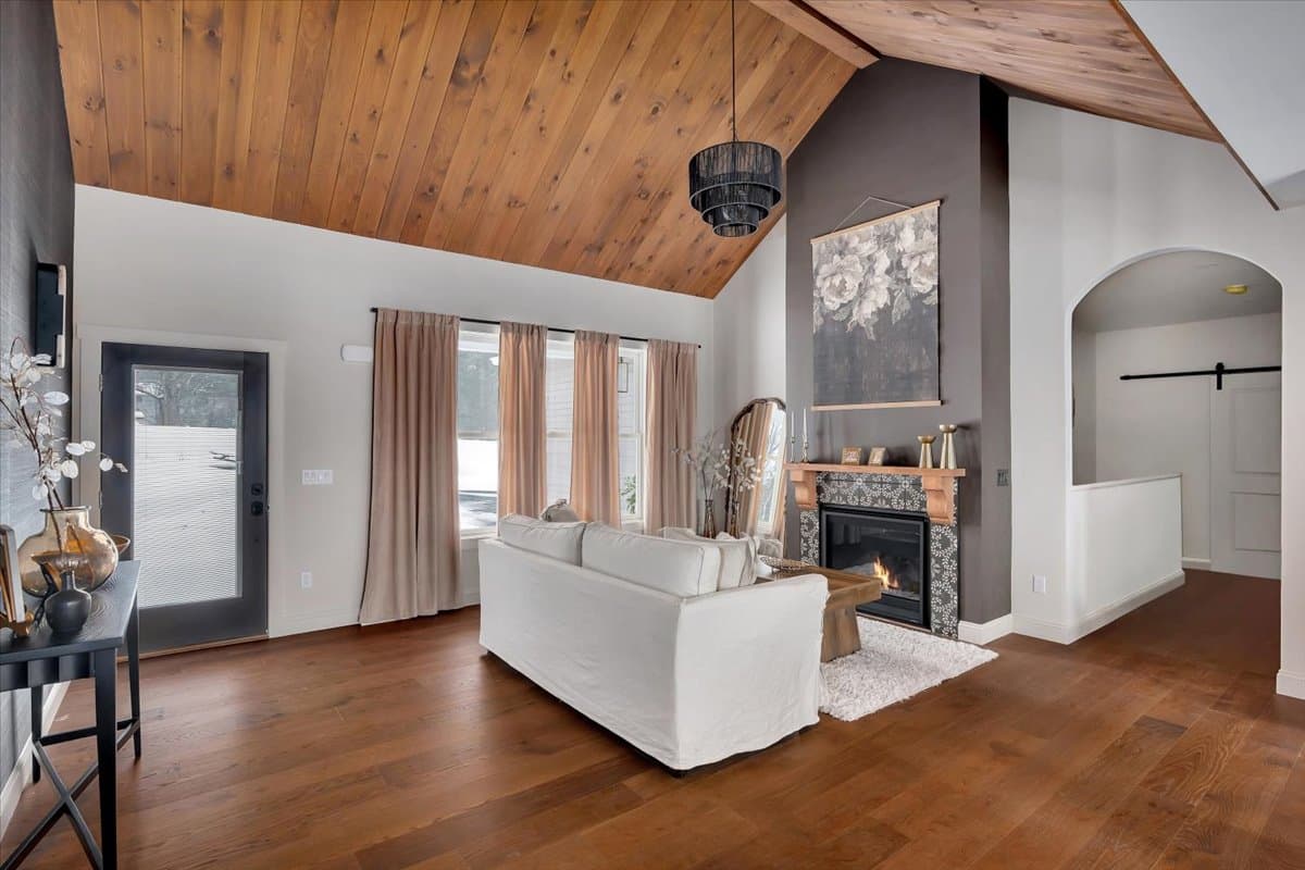 Woodland Hills I interior in Troy, New York (view 10)